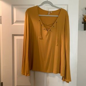 Women’s long sleeve shirt